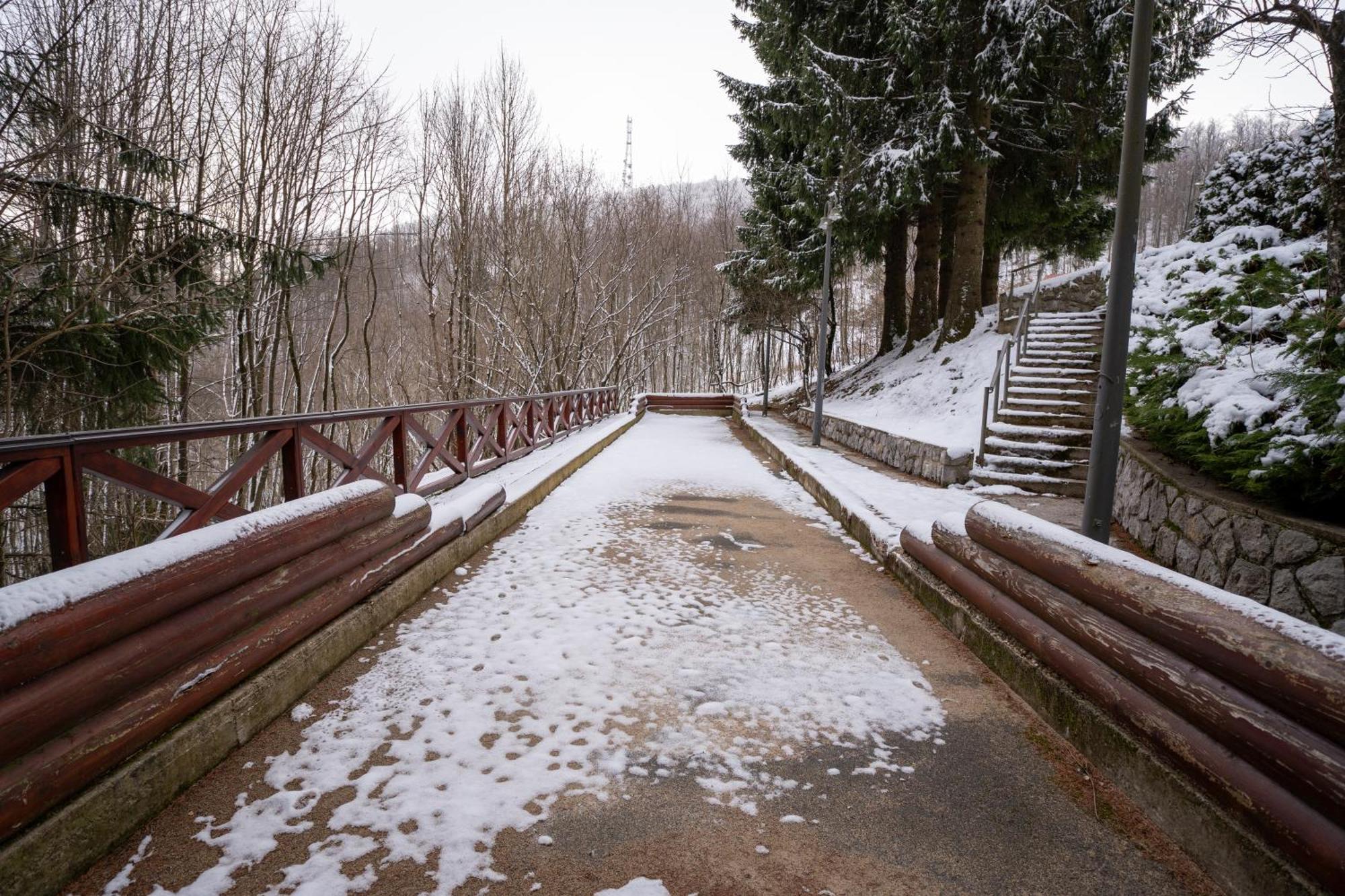 Vila Kuca Za Odmor Cava Fuzine Fužinski Benkovac Exteriér fotografie