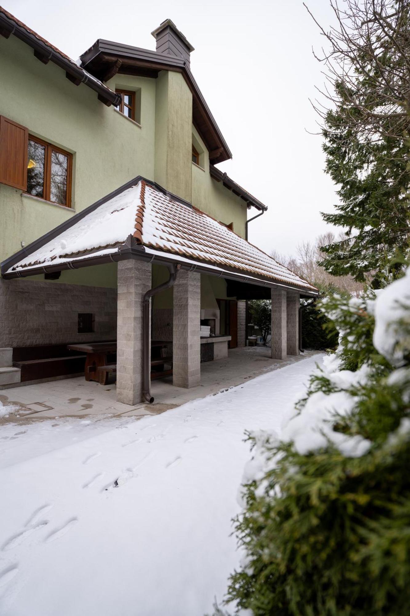 Vila Kuca Za Odmor Cava Fuzine Fužinski Benkovac Exteriér fotografie